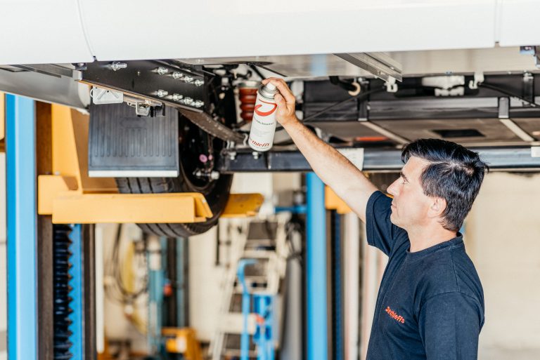 Bei der Wohnmobil Werkstatt die Hubstützen nachrüsten lassen