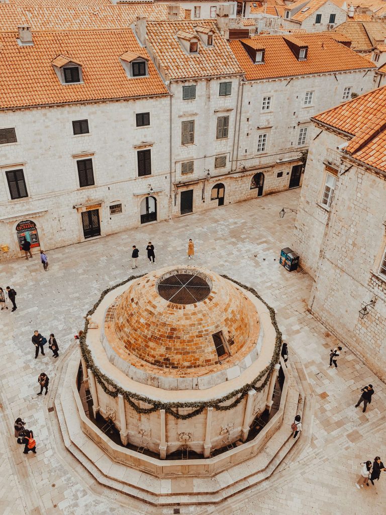 Blick auf einen Platz