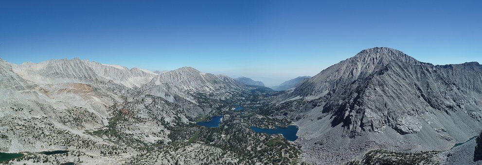 Wintercamping Spanien - Blick auf das Gebirge Sierra Nevada in Andalusien, Spanien