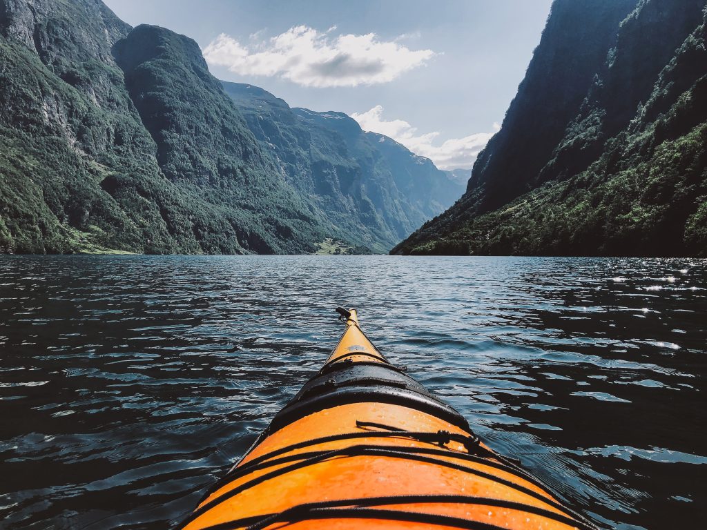 Kajak auf dem Nærøyfjord