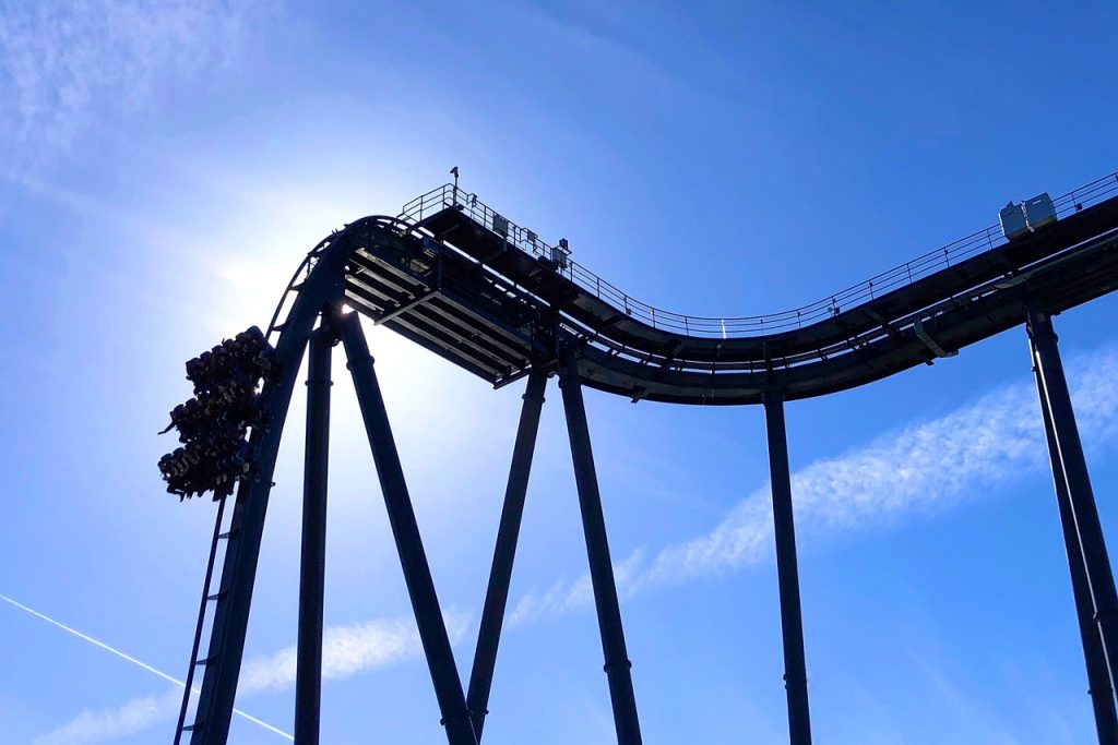 Naturcamping Lüneburger Heide - Blick auf eine Achterbahn im Heide Park.