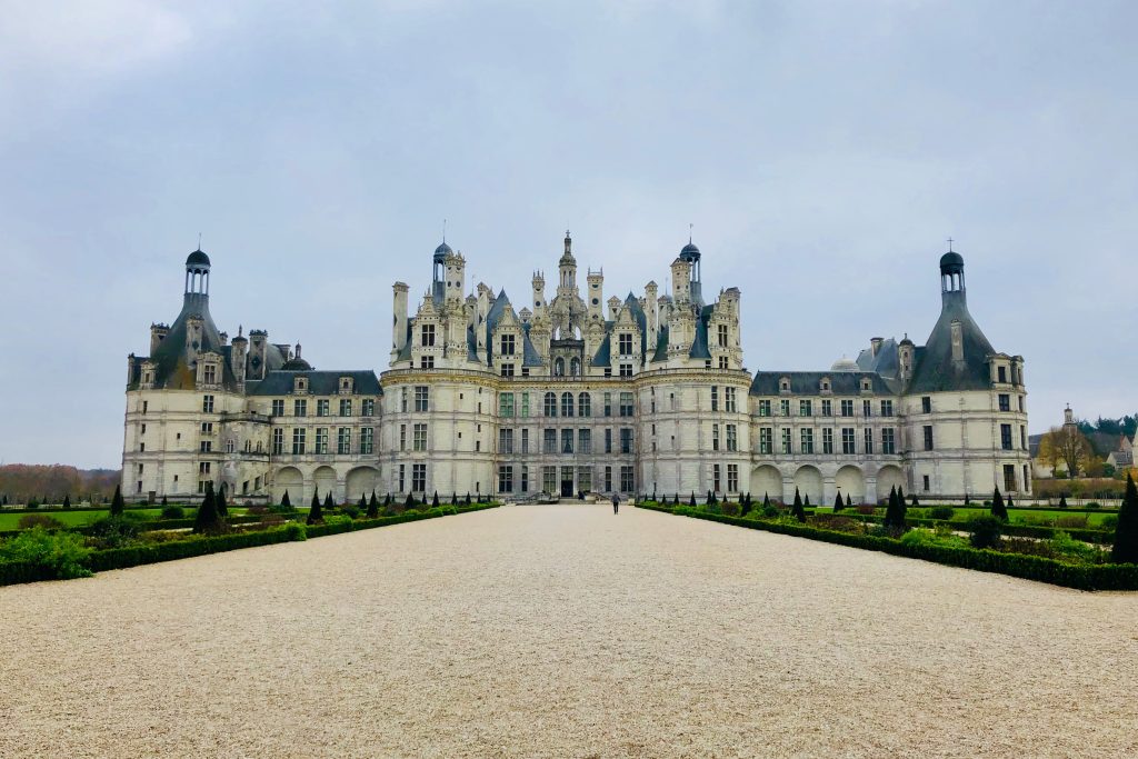 Camping im Herbst - Großes Anwesen mit einem Schloss