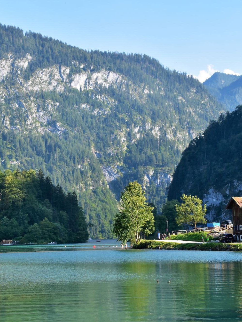 Der Königssee im Hintergrund Berge