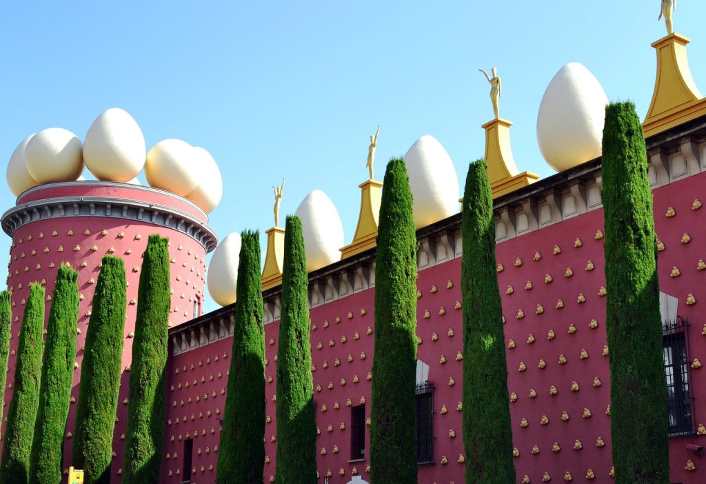 Camping Costa Brava - Blick auf das Dali-Museum in Figueres.