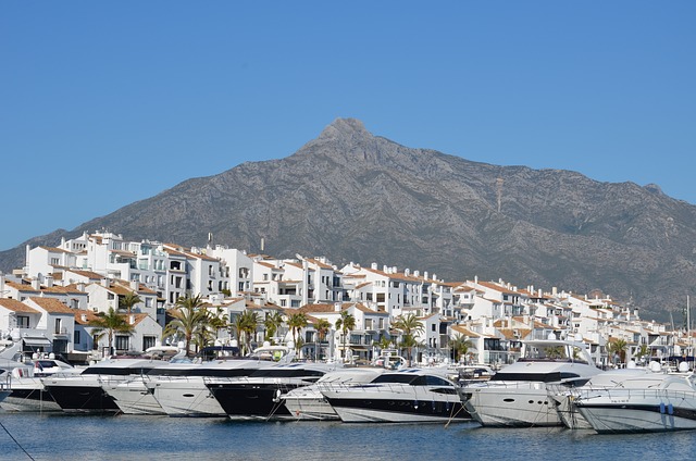 Camping Marbella - Blick auf den Hafen Puerto Banús in Marbella.