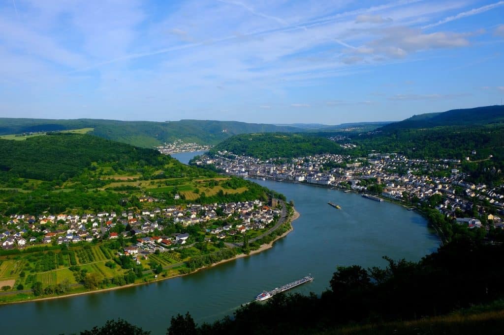 Brückentage 2024 NRW - Blick auf einen Teil des Mittelrheintals.